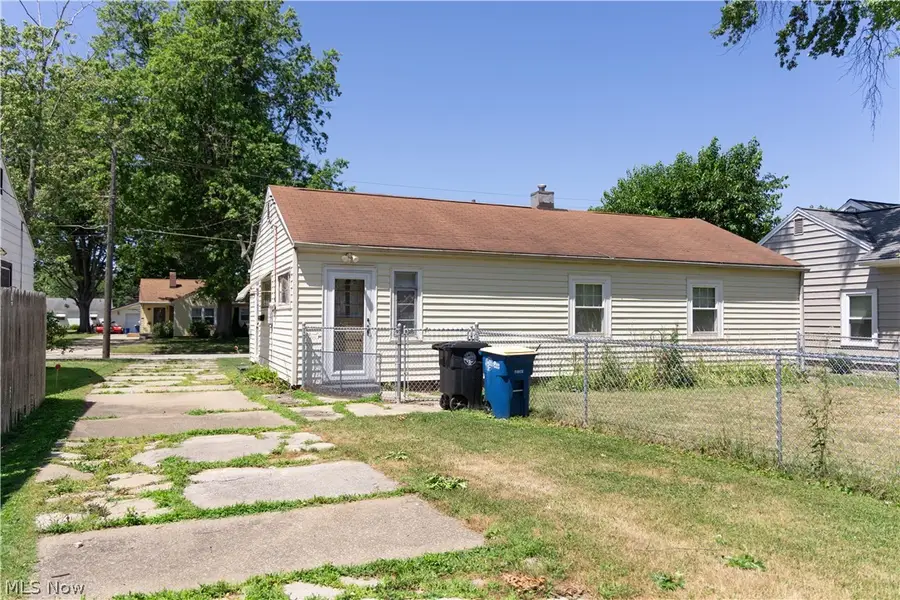 802 Norman Avenue, Ashtabula, OH 44004 - #3