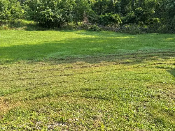 8070 Pinoak Sw Drive, Carrollton, OH 44615