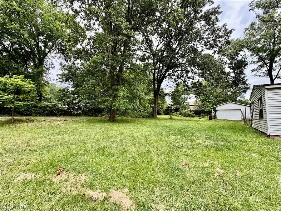 3275 Crestview Ave, Warren, OH 44483 - #3