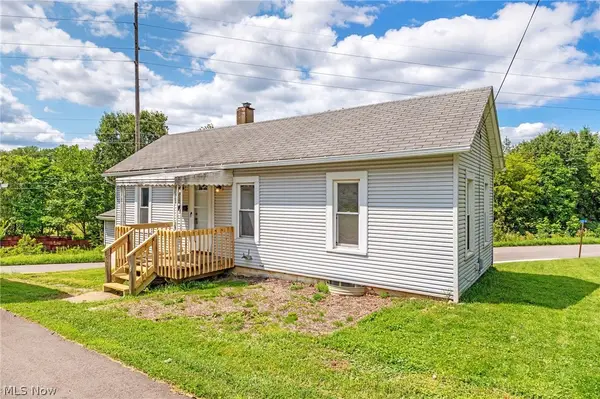 192 1st Ne Street, Barberton, OH 44203