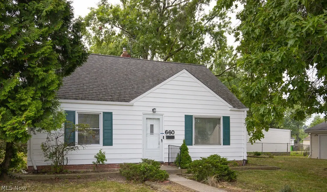 660 E 260th Street, Euclid, OH 44111 - #1