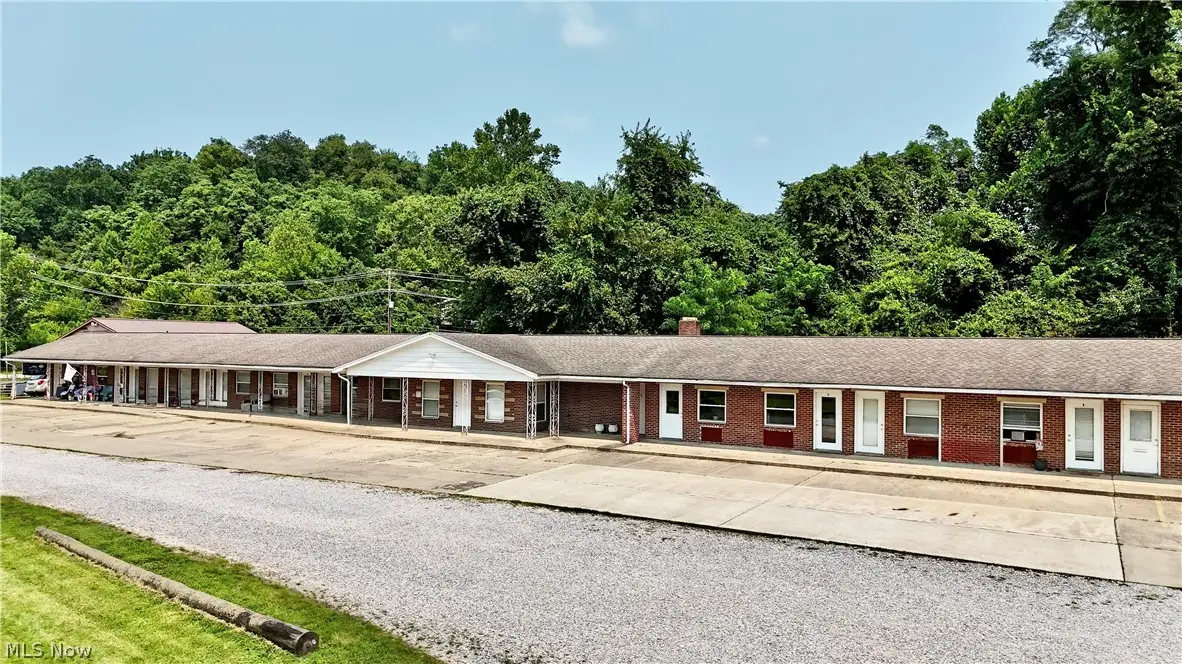 1094 Clement Avenue, Belpre, OH 45714 - #1