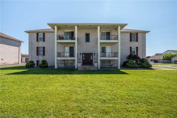 7357 Eisenhower Drive #6, Boardman, OH 44512