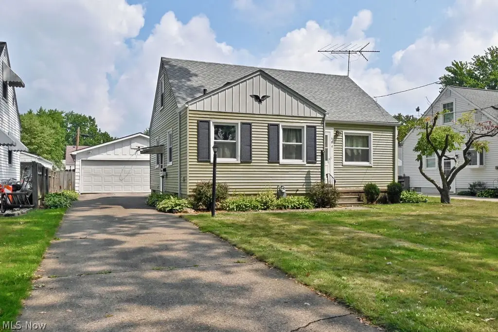 604 Cornell Avenue, Elyria, OH 44035 - #1
