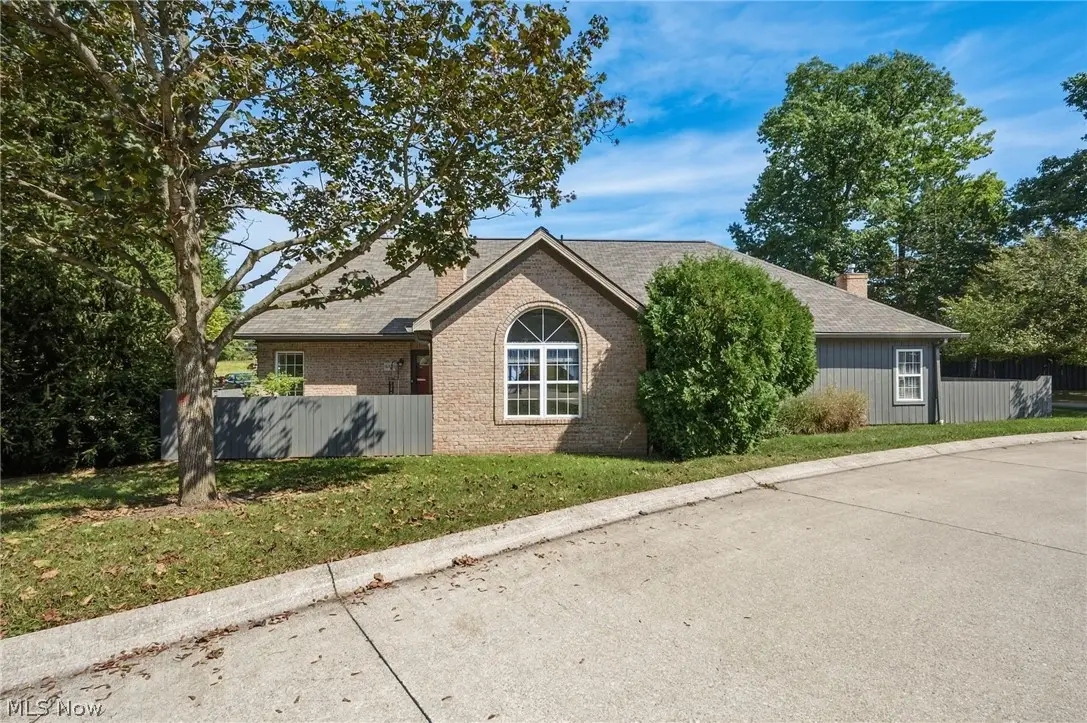 4035 Villas Drive, Stow, OH 44224 - #1
