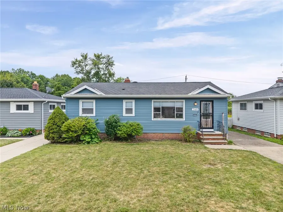 260 Deborah Lane, Bedford, OH 44146 - #3