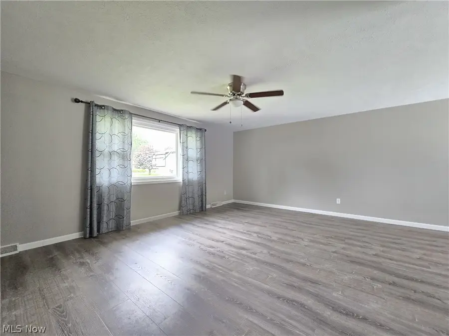 415 31st Sw Street, Barberton, OH 44203 - #3