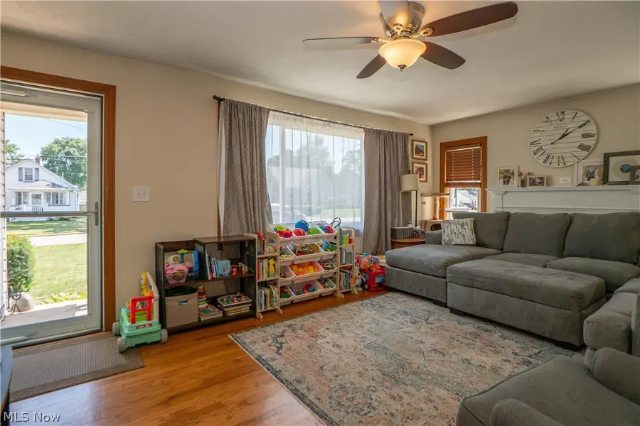 1041 Orchard Ne Avenue, North Canton, OH 44720 - #3