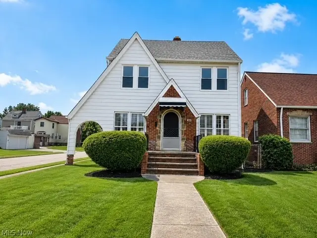 300 E 211 Street, Euclid, OH 44123 - #1