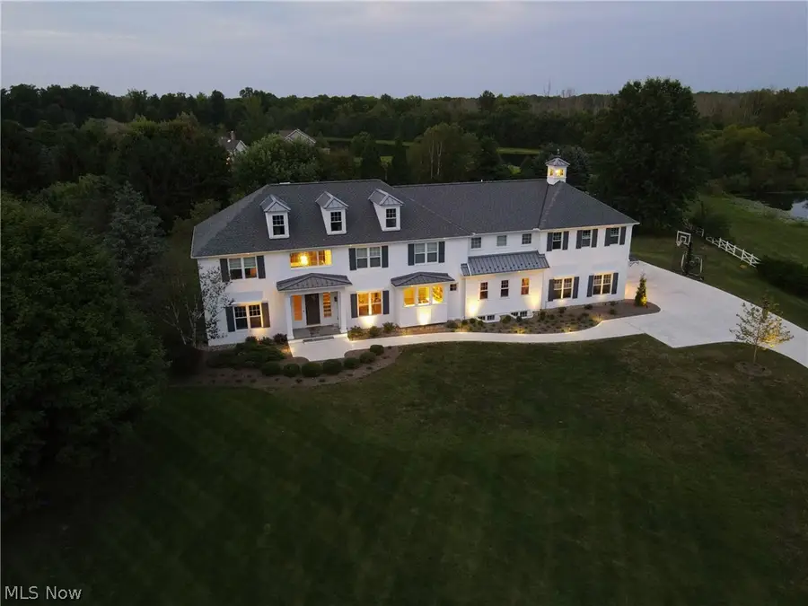 9830 Greenway Trail, Chagrin Falls, OH 44023 - #2
