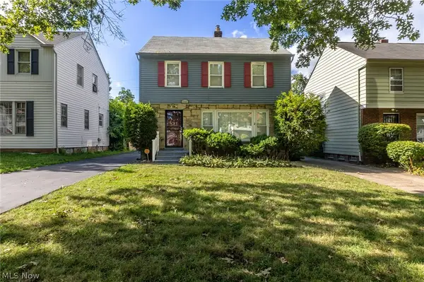 17004 Stockbridge Avenue, Cleveland, OH 44128