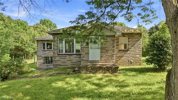 6585 Chestnut Ridge Road, Hubbard, OH 44425