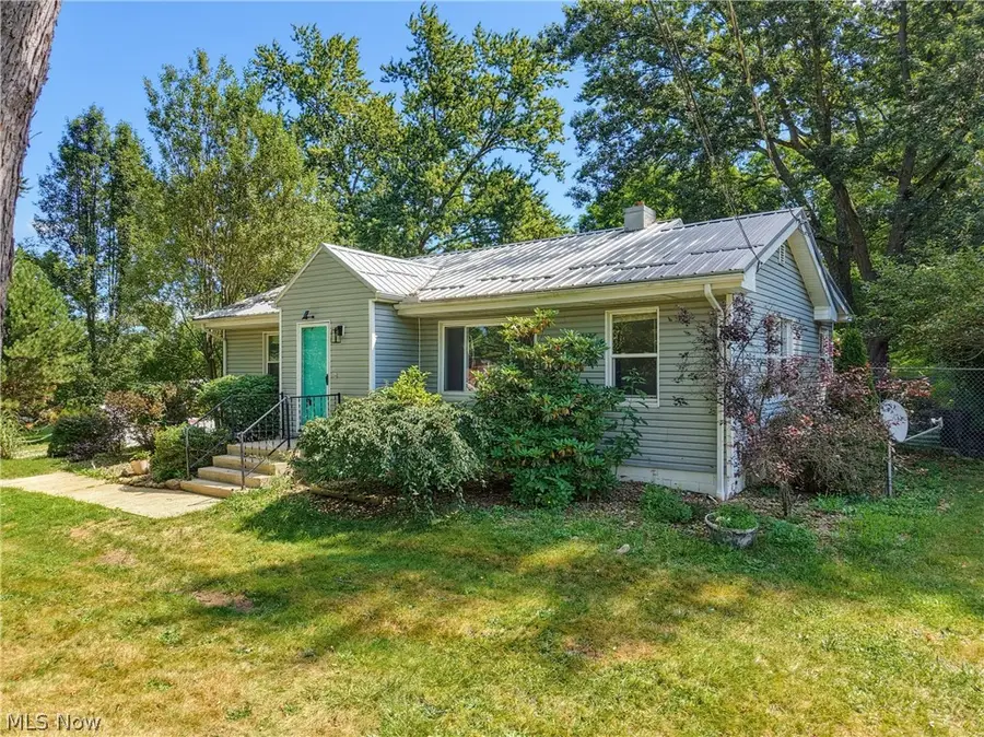7091 Akron Nw Avenue, New Franklin, OH 44614 - #2