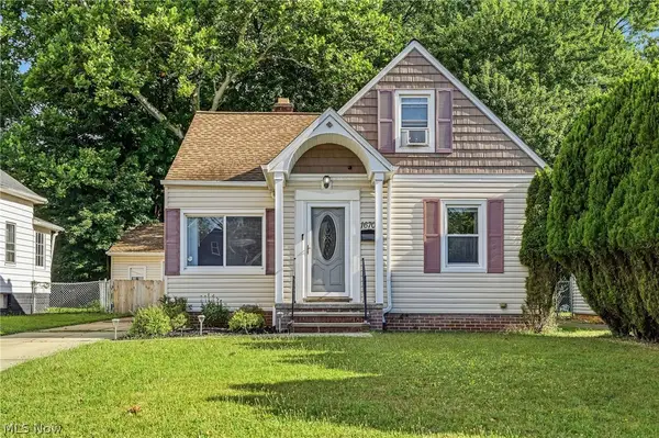 16705 Raymond Street, Maple Heights, OH 44137