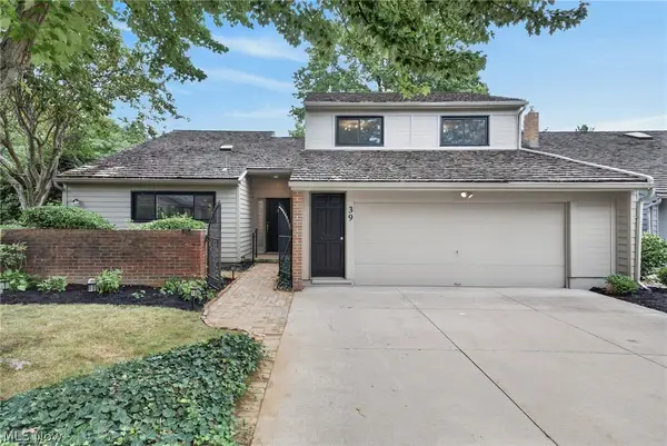 333 N Portage Path #39, Akron, OH 44303