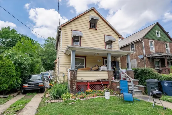 1216 Girard Street, Akron, OH 44301