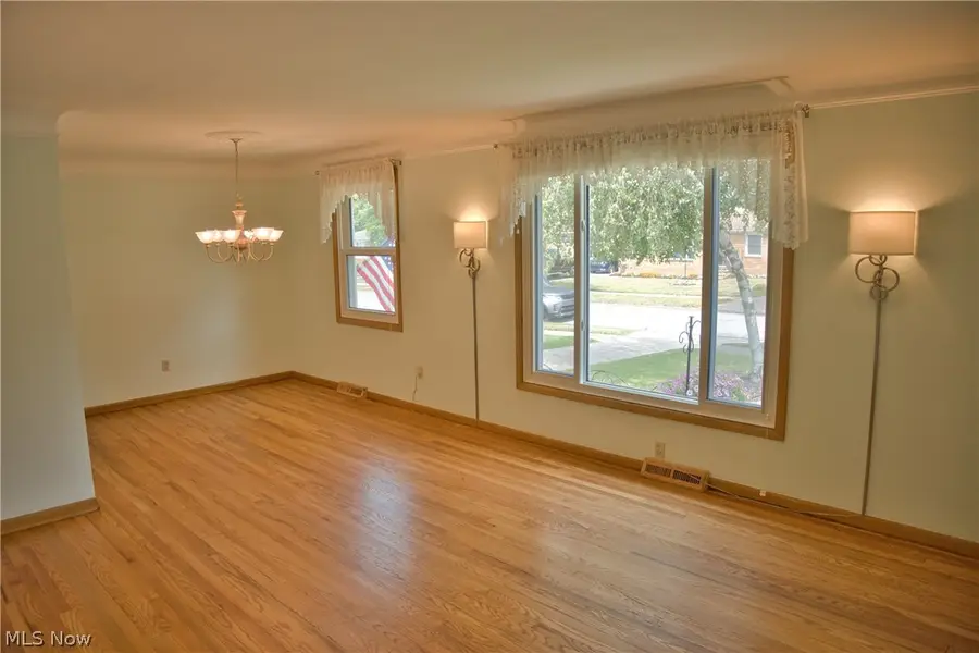 10855 Ronald Drive, Parma, OH 44130 - #2