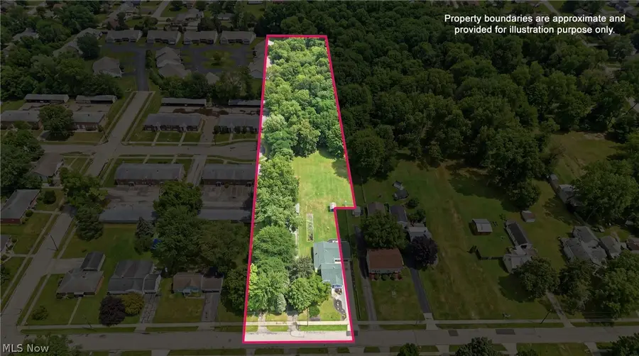 959 Beechwood Drive, Girard, OH 44420 - #2