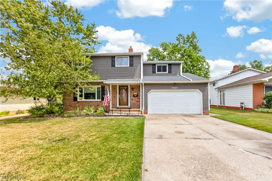 7005 Edgecliff Drive, Parma, OH 44134 - #2