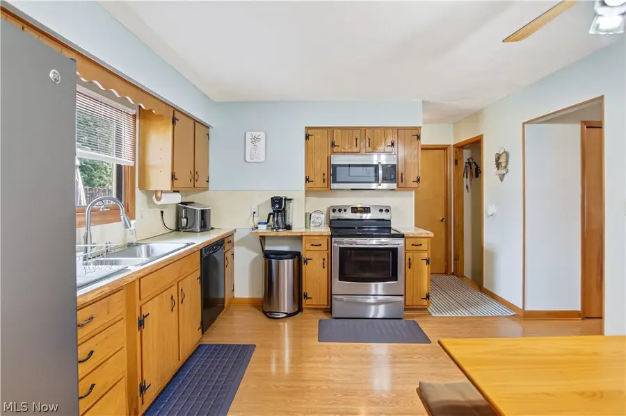 7005 Edgecliff Drive, Parma, OH 44134 - #3