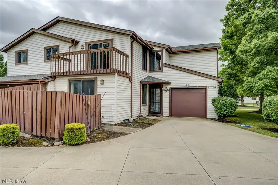 32754 Washington Court, Solon, OH 44139 - #2