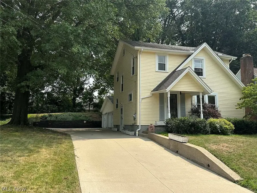 1628 17th Nw Street, Canton, OH 44703 - #2