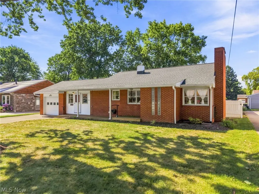 820 Harmon Sw Street, North Canton, OH 44720 - #1