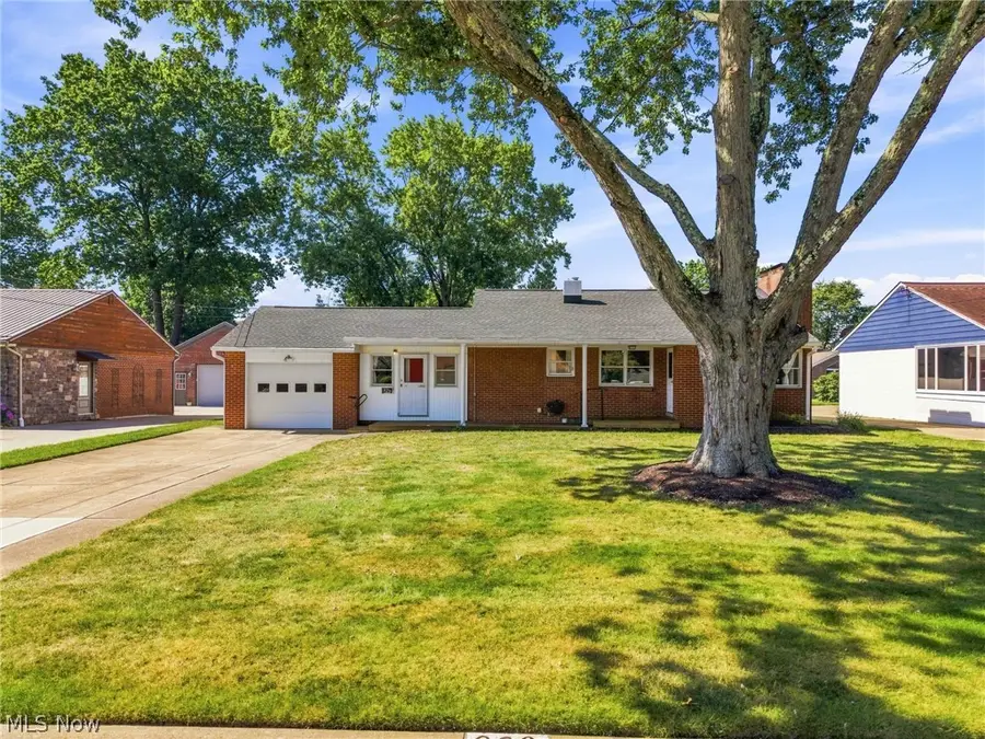 820 Harmon Sw Street, North Canton, OH 44720 - #2
