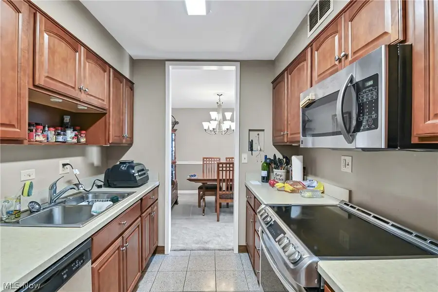 12700 Lake Avenue #1210, Lakewood, OH 44107 - #3