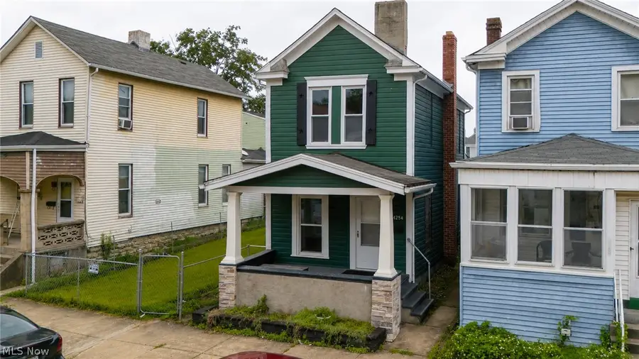 4254 Harrison Street, Bellaire, OH 43906 - #2