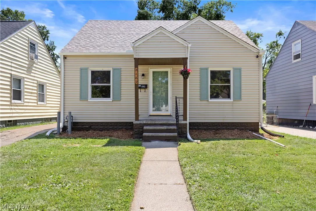 3162 Lincoln Street, Lorain, OH 44052 - #1