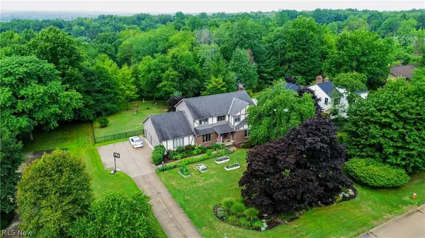 2458 Cedarwood Road, Pepper Pike, OH 44124