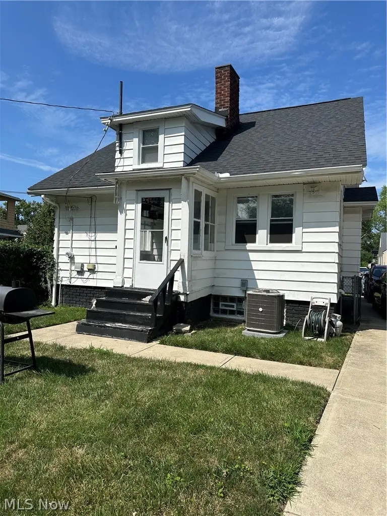 1566 E 204 E Street, Euclid, OH 44117 - #1