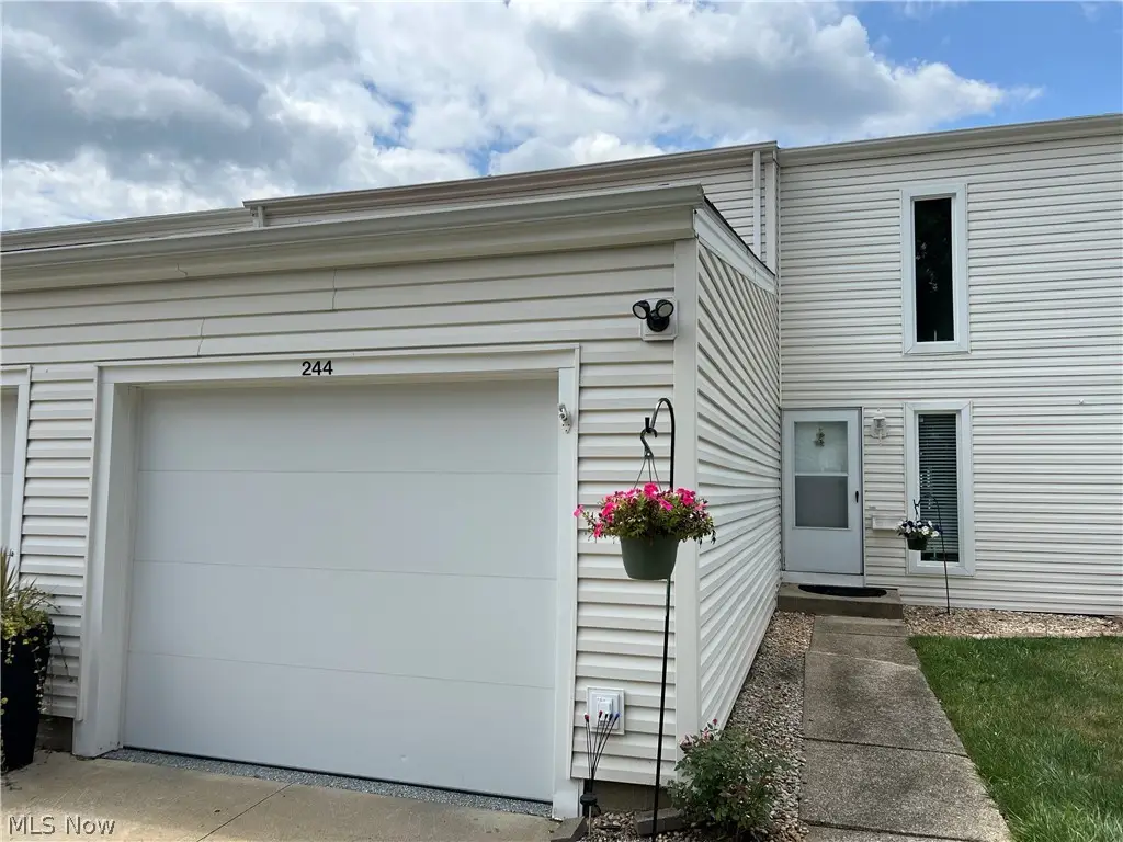 244 Deepwood Drive, Wadsworth, OH 44281 - #1