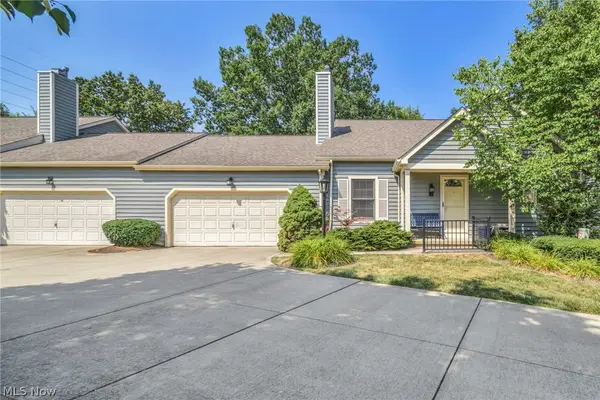 42 Pond Drive, Rocky River, OH 44116