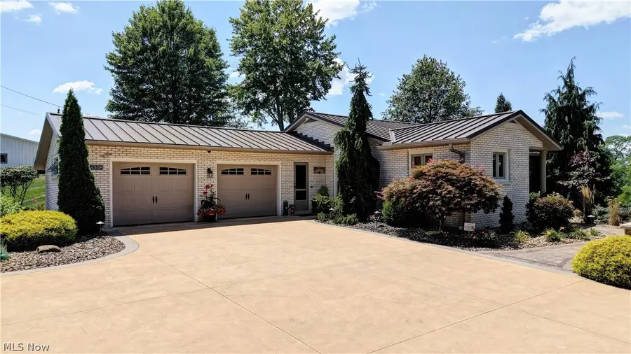 4508 Schneiders Crossing Nw Road, Dover, OH 44622 - #2