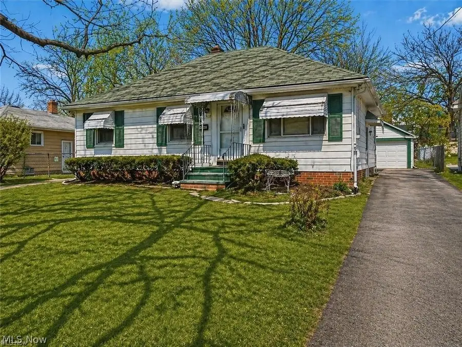 16241 Glenburn Avenue, Maple Heights, OH 44128 - #3