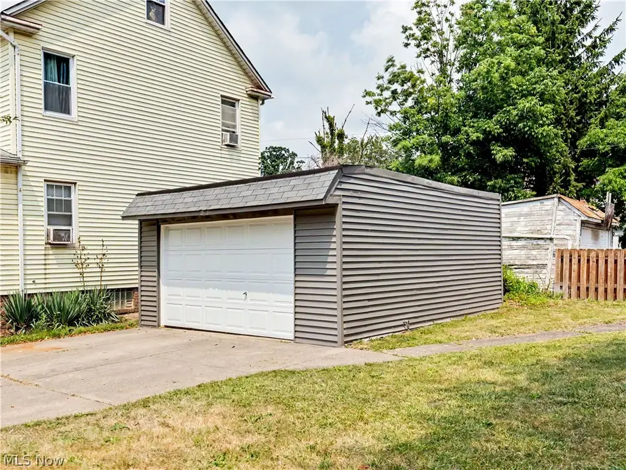 4802 Edgepark Drive, Garfield Heights, OH 44125 - #3