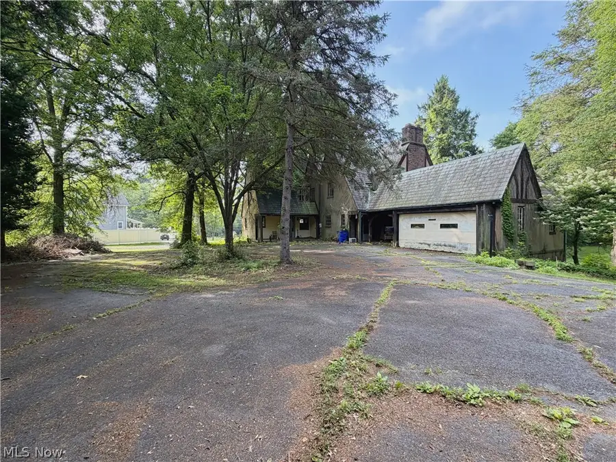 946 Park W Boulevard, East Liverpool, OH 43920 - #2