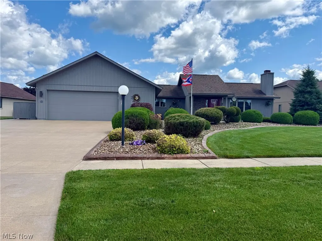 33065 Cobblestone Circle, North Ridgeville, OH 44039 - #1