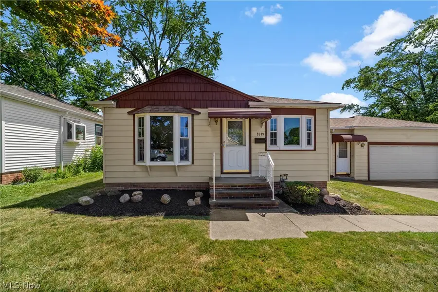 9319 Pinegrove Avenue, Parma, OH 44129 - #2