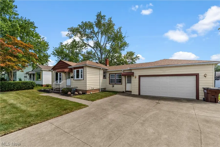 9319 Pinegrove Avenue, Parma, OH 44129 - #3