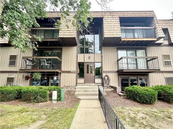 9701 Sunrise Boulevard #L28, North Royalton, OH 44133