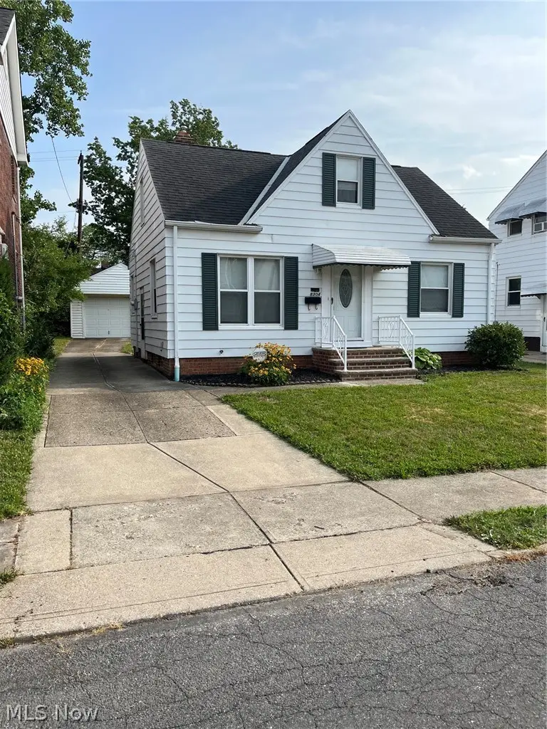 8304 Vista Avenue, Garfield Heights, OH 44125 - #2