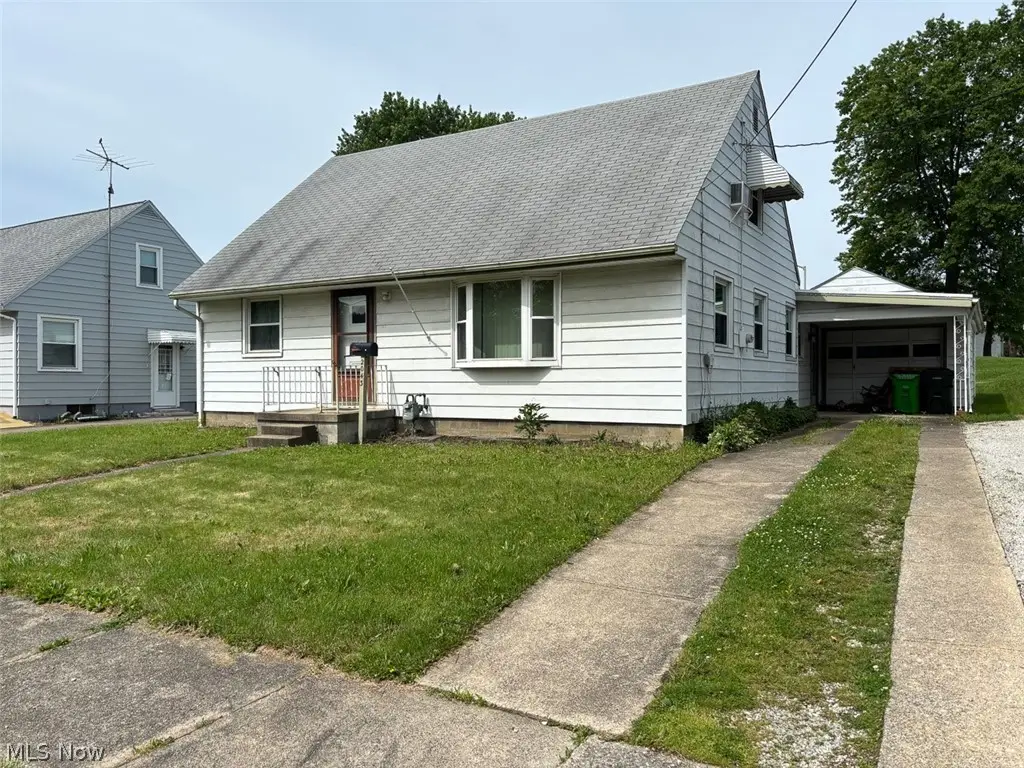 2043 S Freedom Avenue, Alliance, OH 44601 - #1