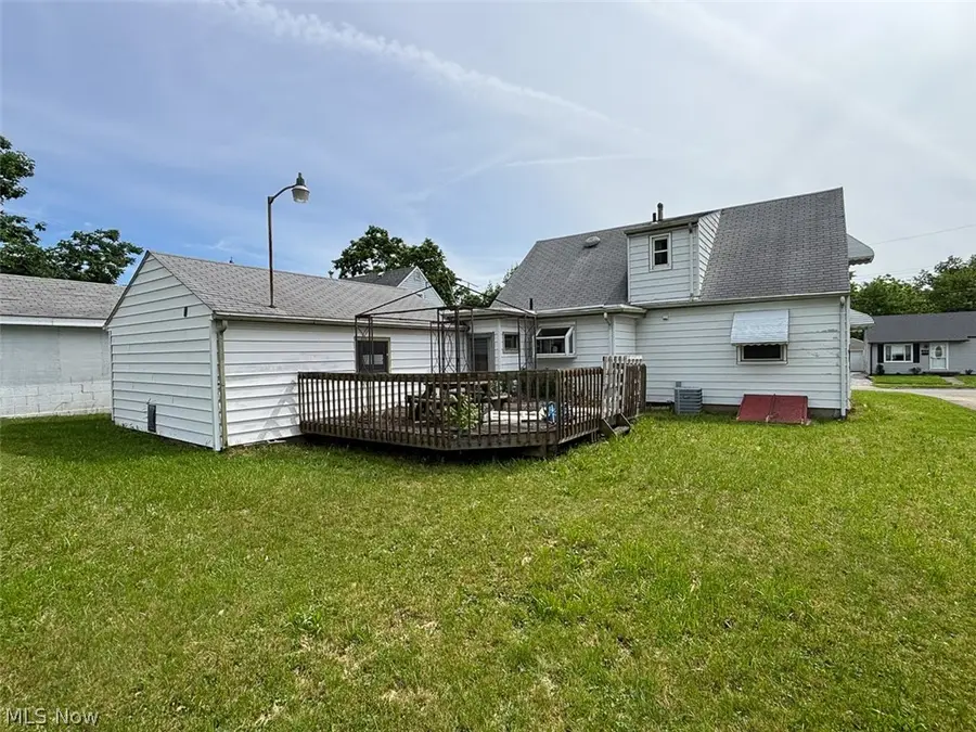2043 S Freedom Avenue, Alliance, OH 44601 - #2