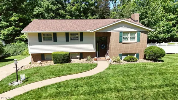 364 Country Club Blvd, Weirton, WV 26062