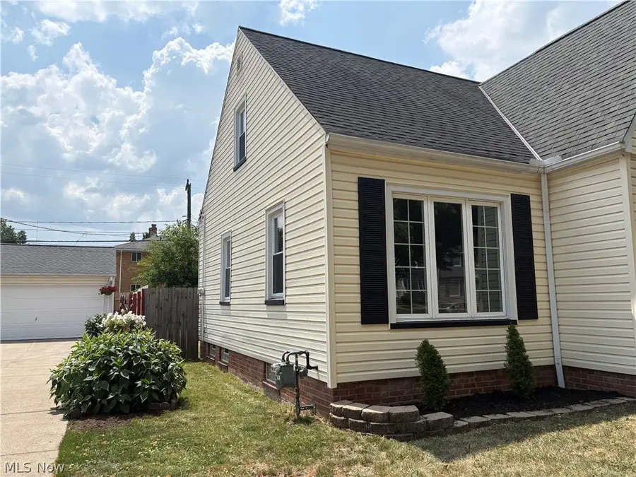 3007 Ingleside Drive, Parma, OH 44134 - #3