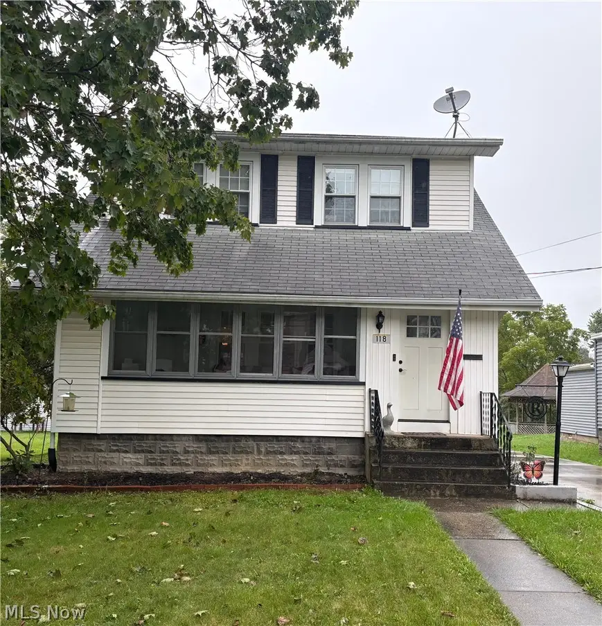 118 E Woodland Avenue, Columbiana, OH 44408 - #1
