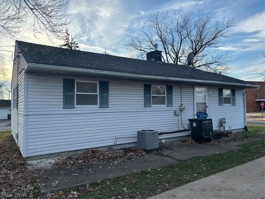 1820 Midway Ne Avenue, Canton, OH 44705 - #3